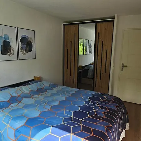 Apartment Lovely In